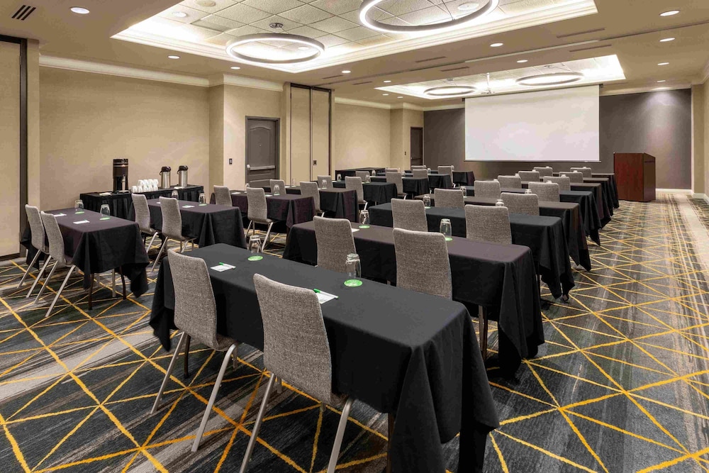 Holiday Inn Toledo-Maumee(I-80/90) 47/58