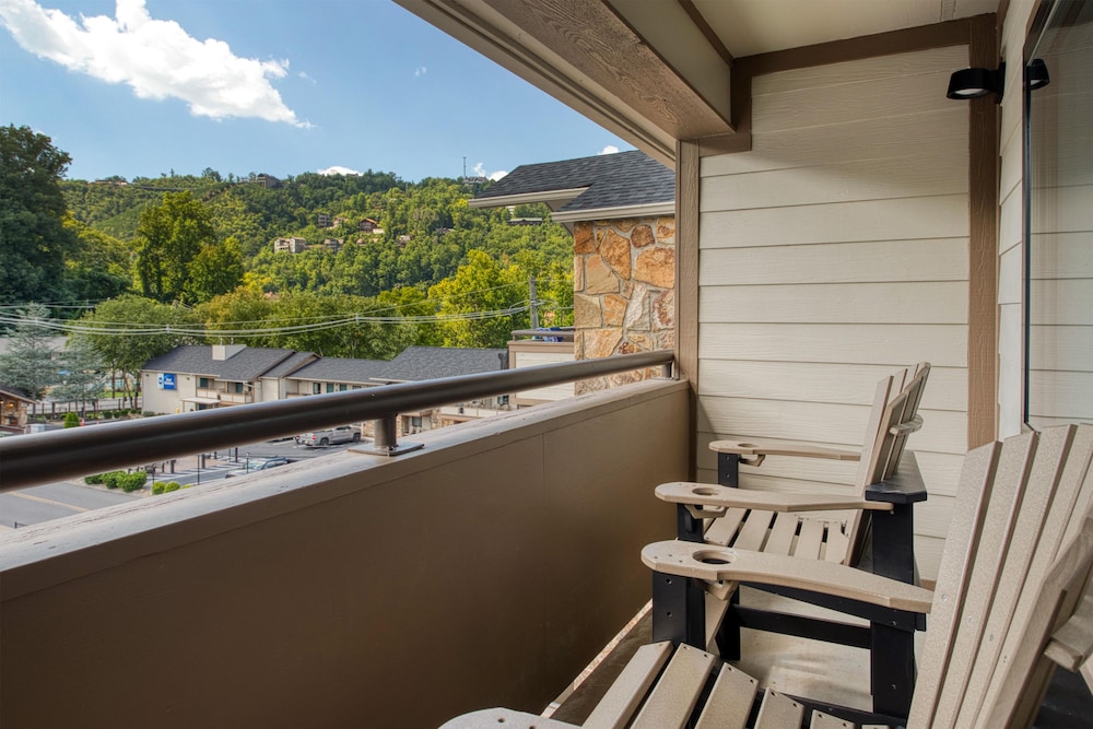 Best Western Johnson's Inn Downtown Gatlinburg 33/62