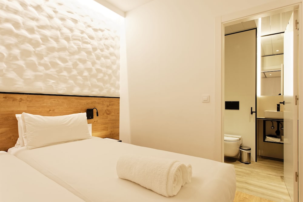 ECONOMY, TWIN BEDS