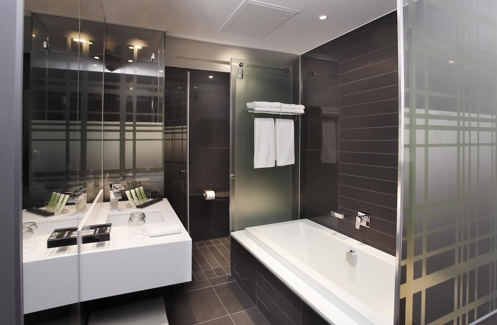 The Maslow Sandton 48/50