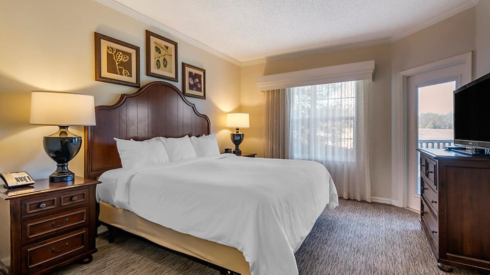 1 BEDROOM, DELUXE, SUITE, KING BED, BALCONY