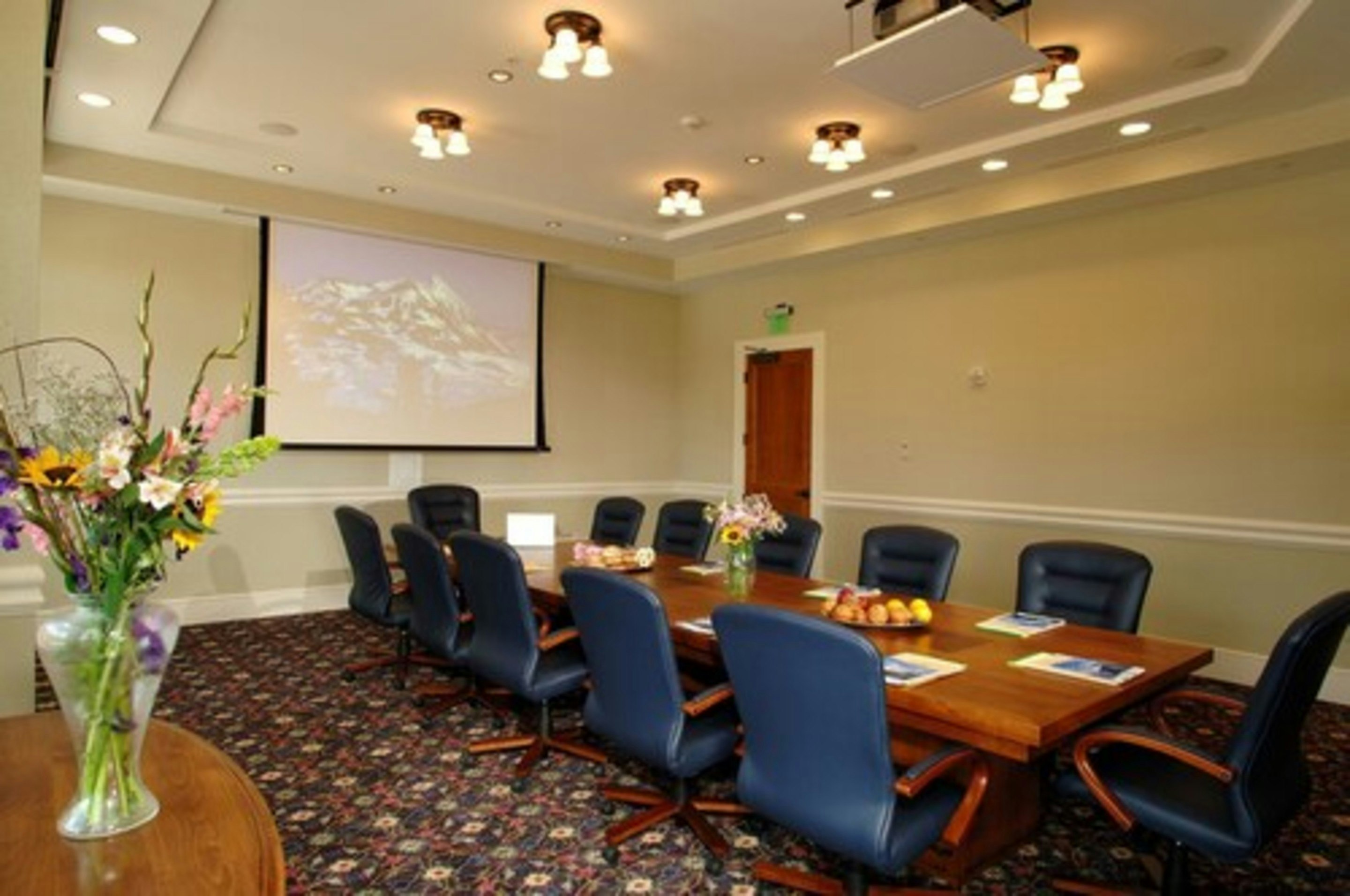 The Lodge At Mountaineer Square 34/34