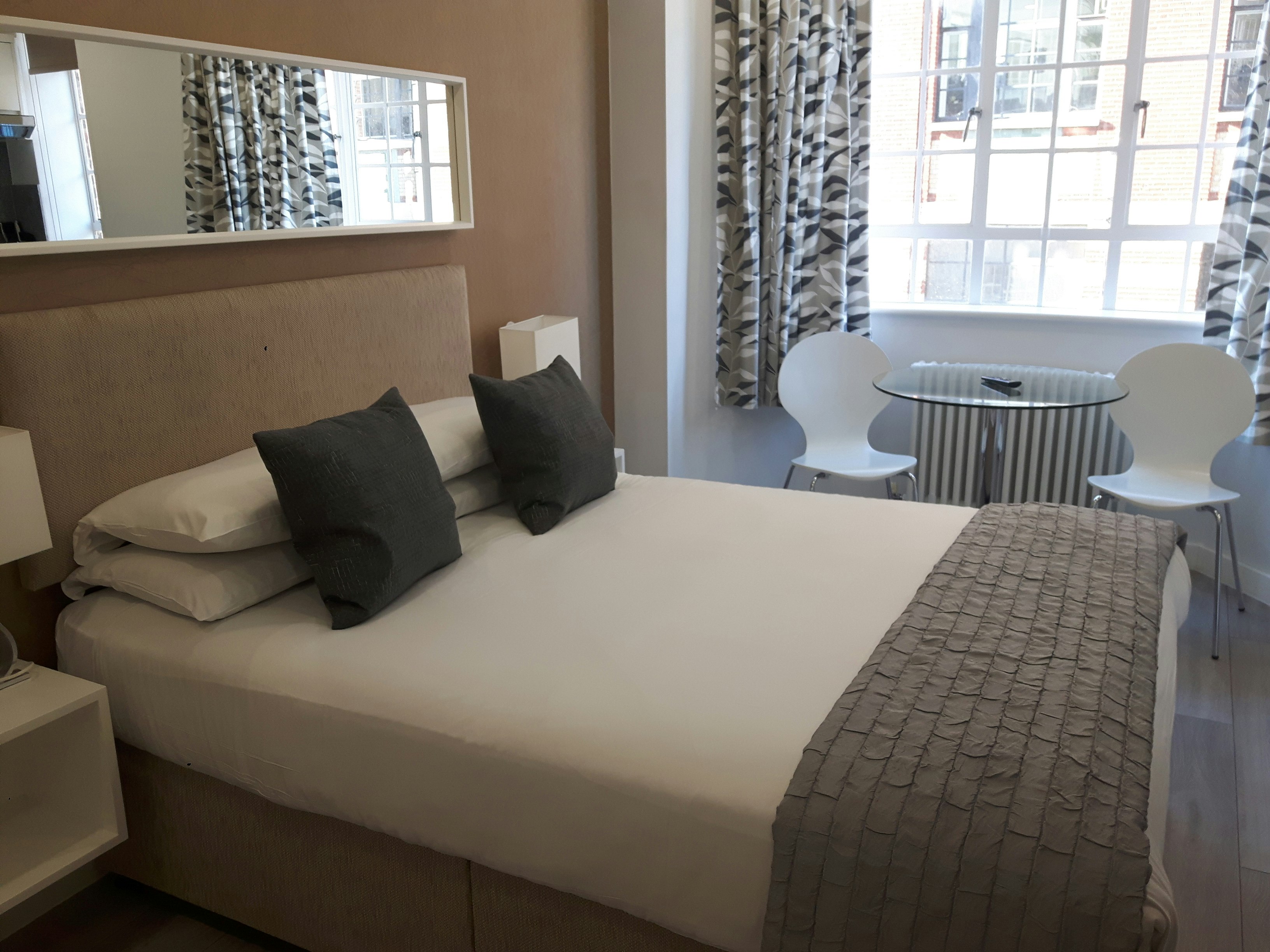 Chelsea Cloisters Serviced Apartments 109/121