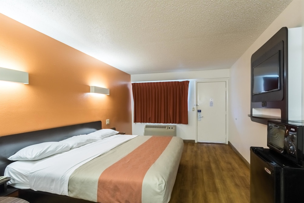 Motel6 Crawfordsville, IN 8/51