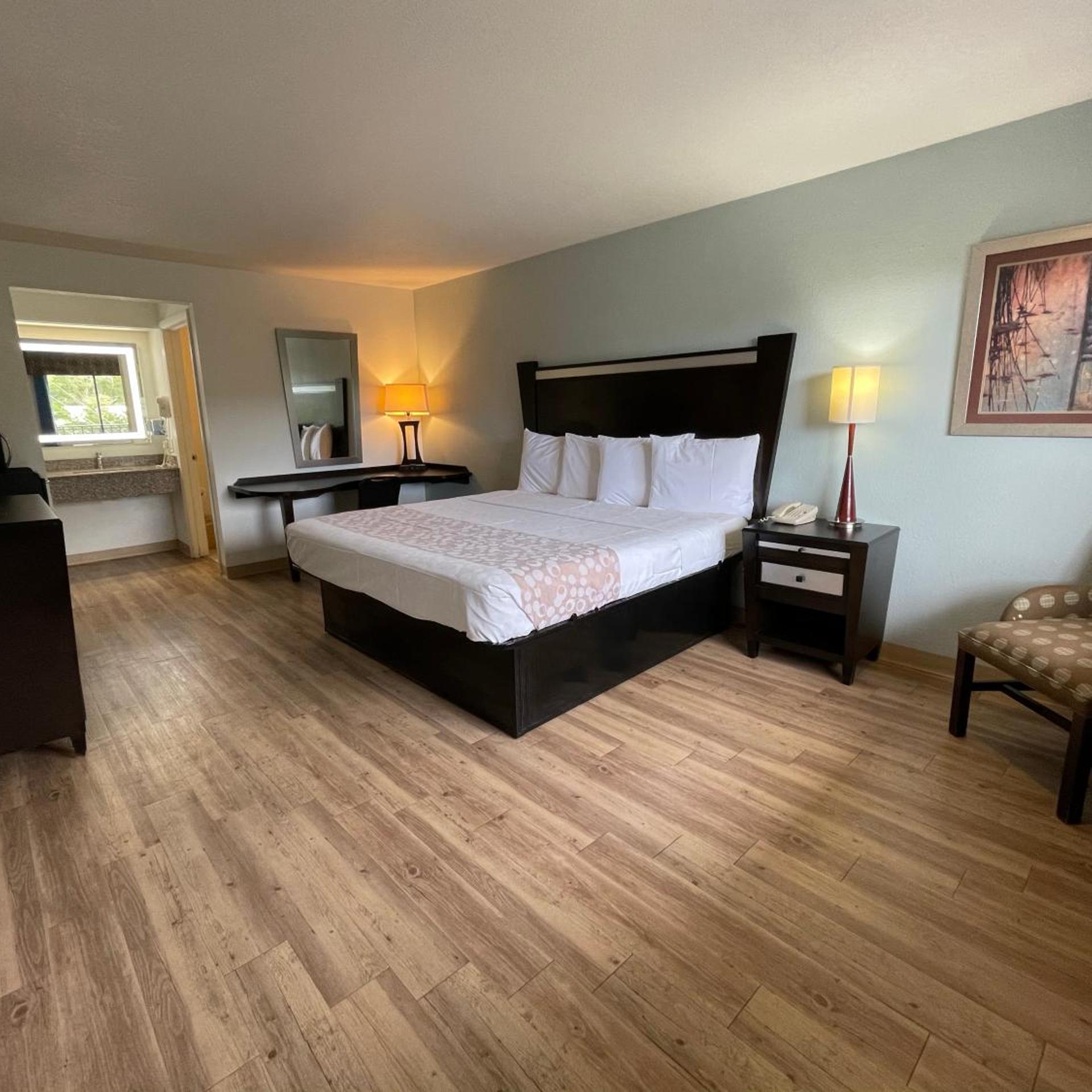 Tricove Inn and Suites 18/36