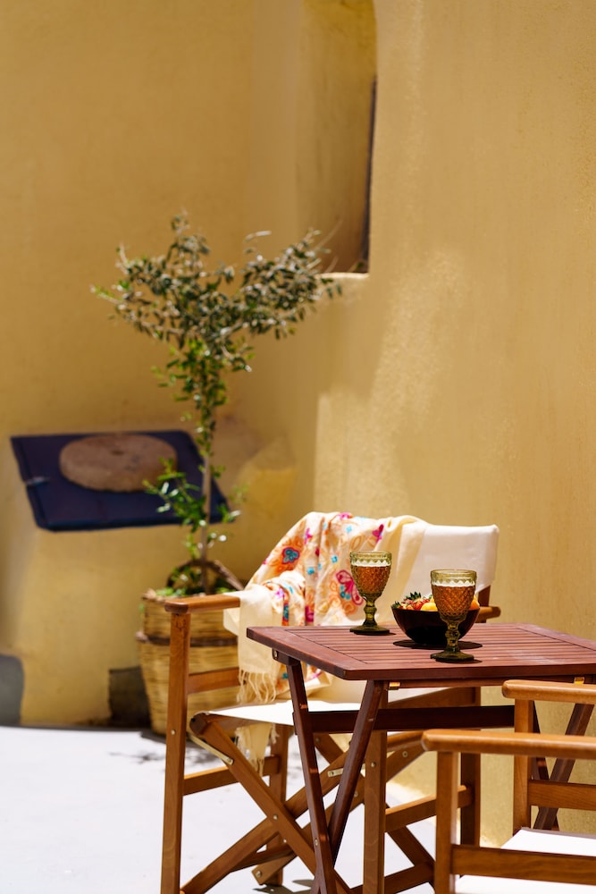 Pasithea Suites Santorini 48/60