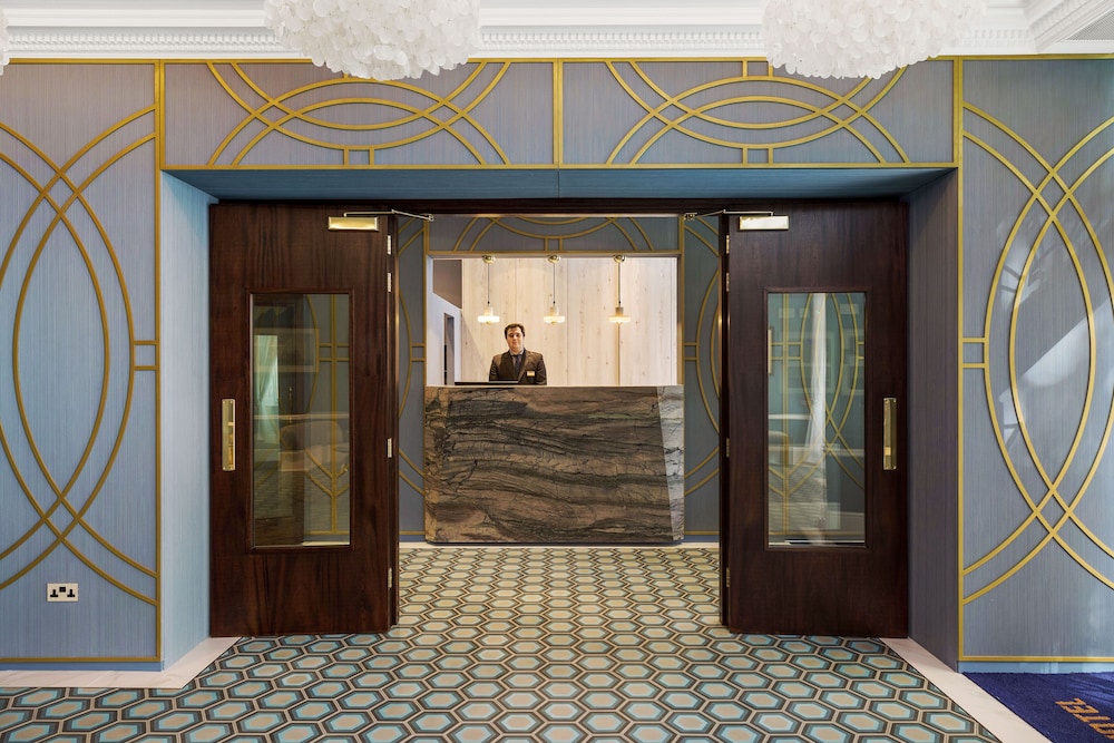 Commodore Hotel London 9/55