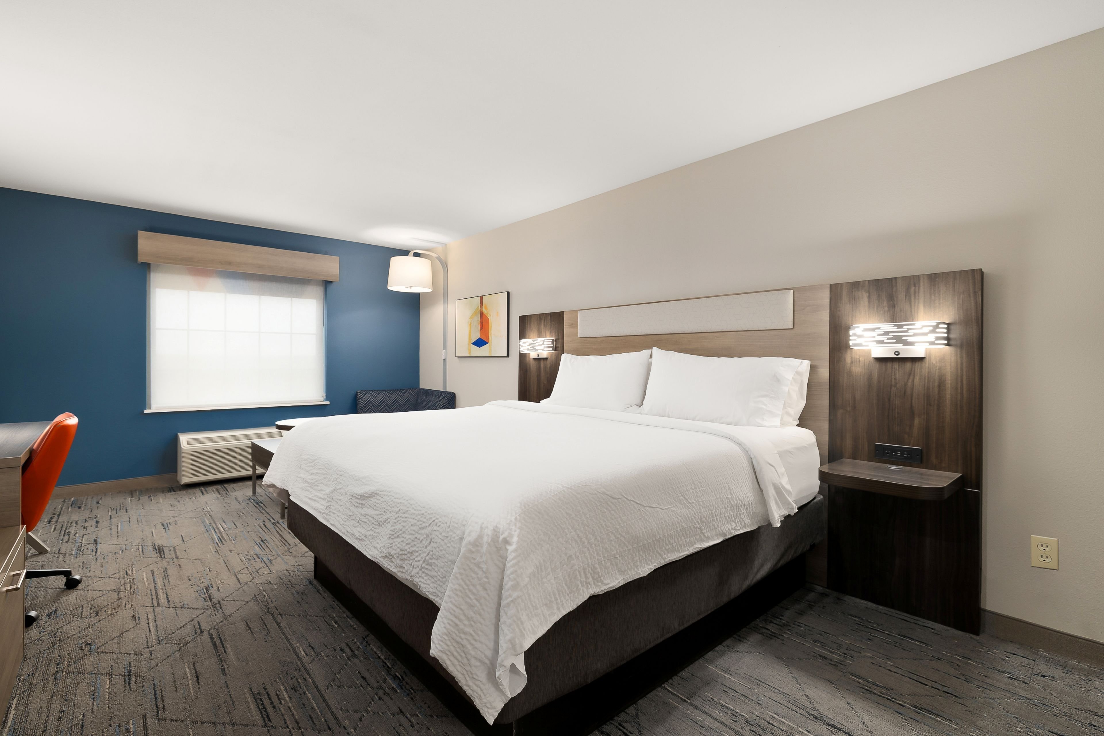 غرفة قياسية بسرير كينج، Holiday Inn Express Hotel And Suites Jourdanton Pleasanton 2/2