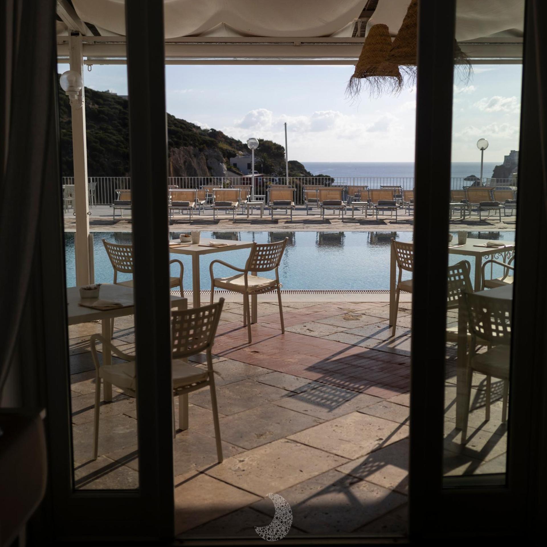 Grand Hotel Chiaia di Luna 45/55