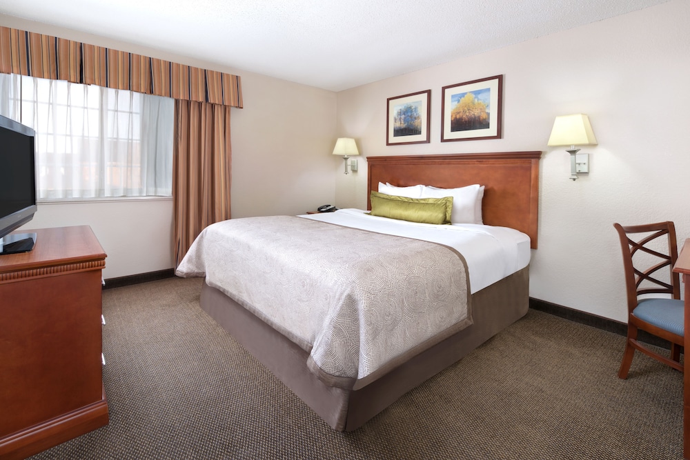 Candlewood Suites Kenosha 12/39