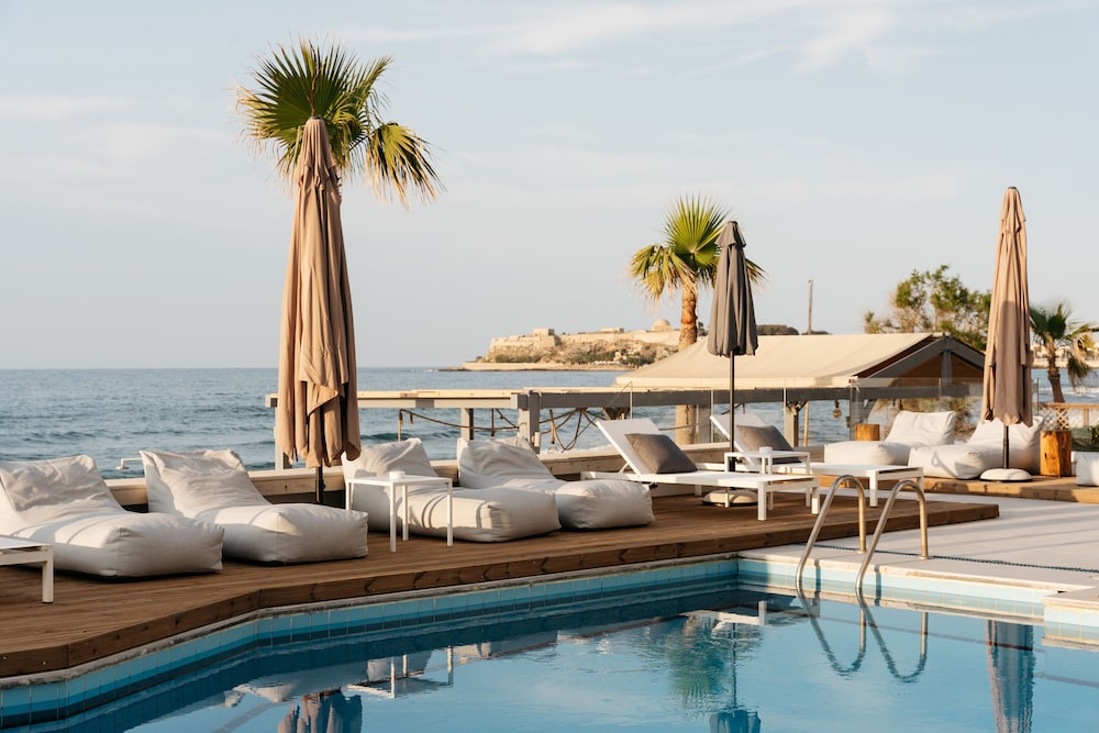 Petradi Beach Lounge Hotel 24/50