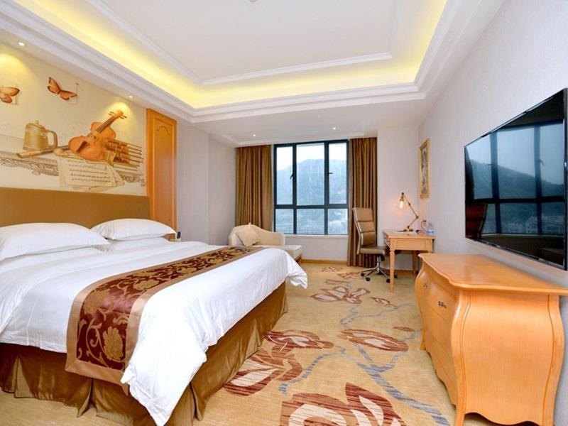 Vienna Hotel (Shantou Chaoyang Mianxi Road) 14/30