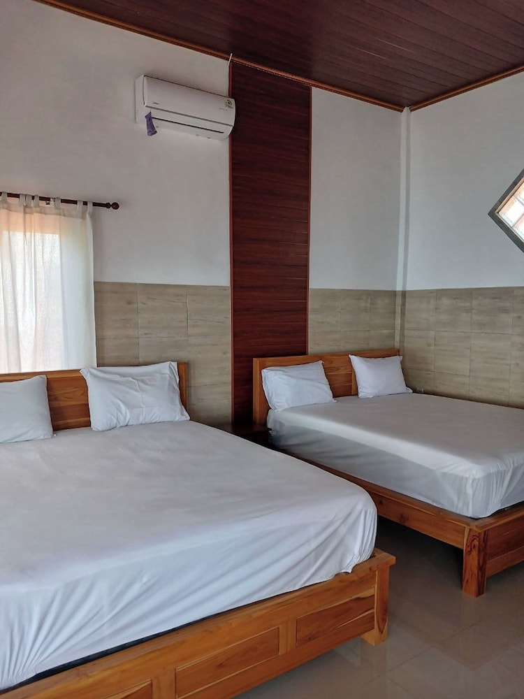 Hotel Tara Bar & Resto Air Sanih by ZUZU 17/57