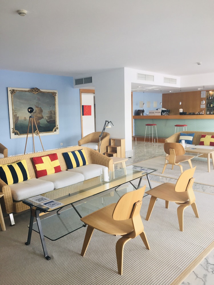 Marina Club Lagos Suite Hotel 44/60