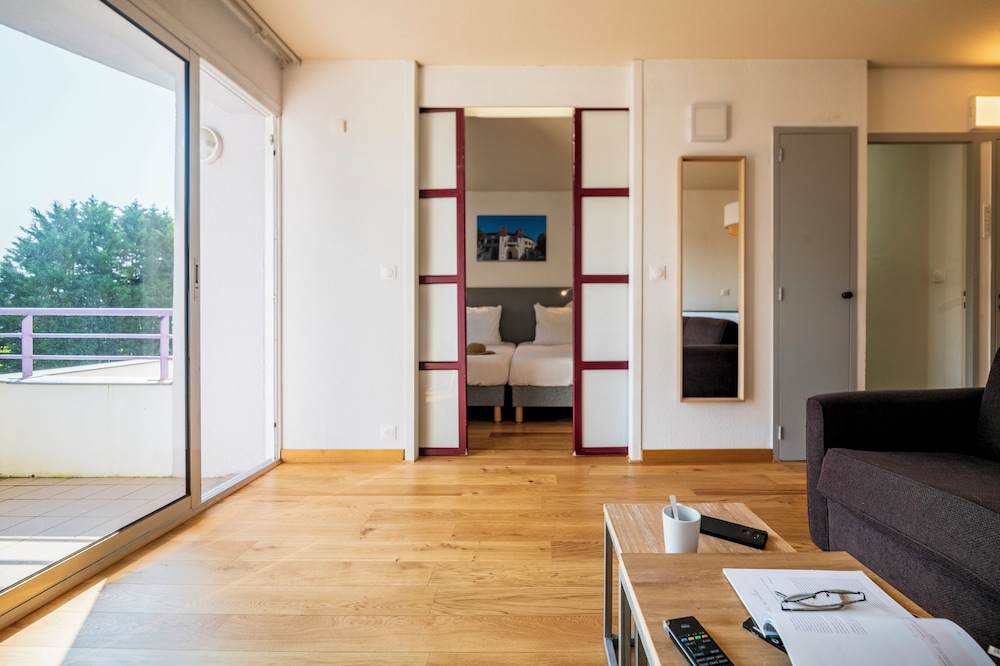 RESIDENCE LES JARDINS DU LAC CERISE HOTELS AND RESIDENCES 43/50