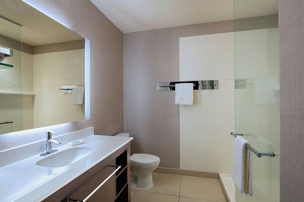 استوديو بسرير كينج مع أريكة، RESIDENCE INN BY MARRIOTT OMAHA AKSARBEN VILLAGE 5/10