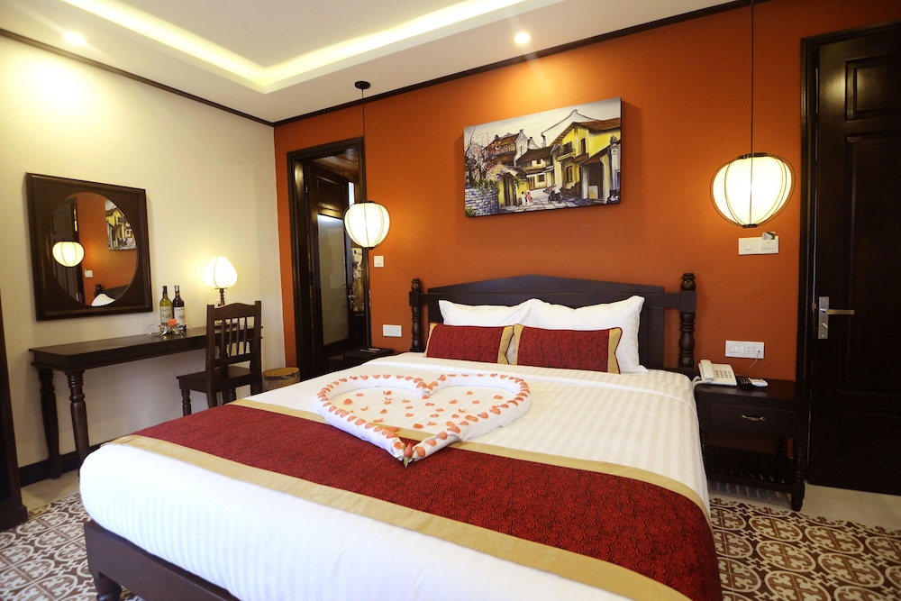 Golden Bell Backpacker Hotel and Pool Bar 20/59