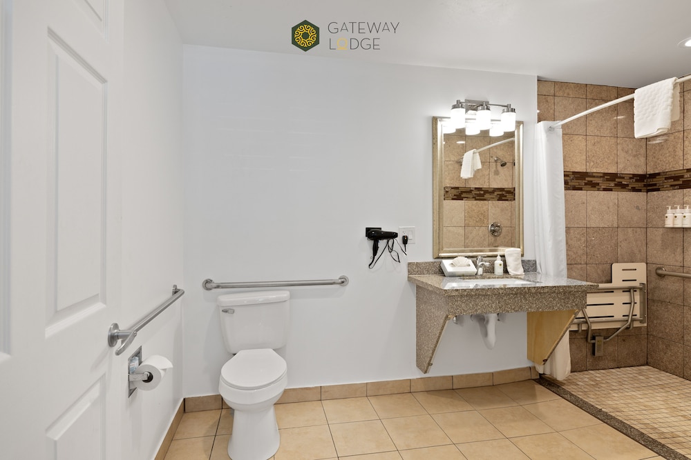 Gateway Lodge 33/36