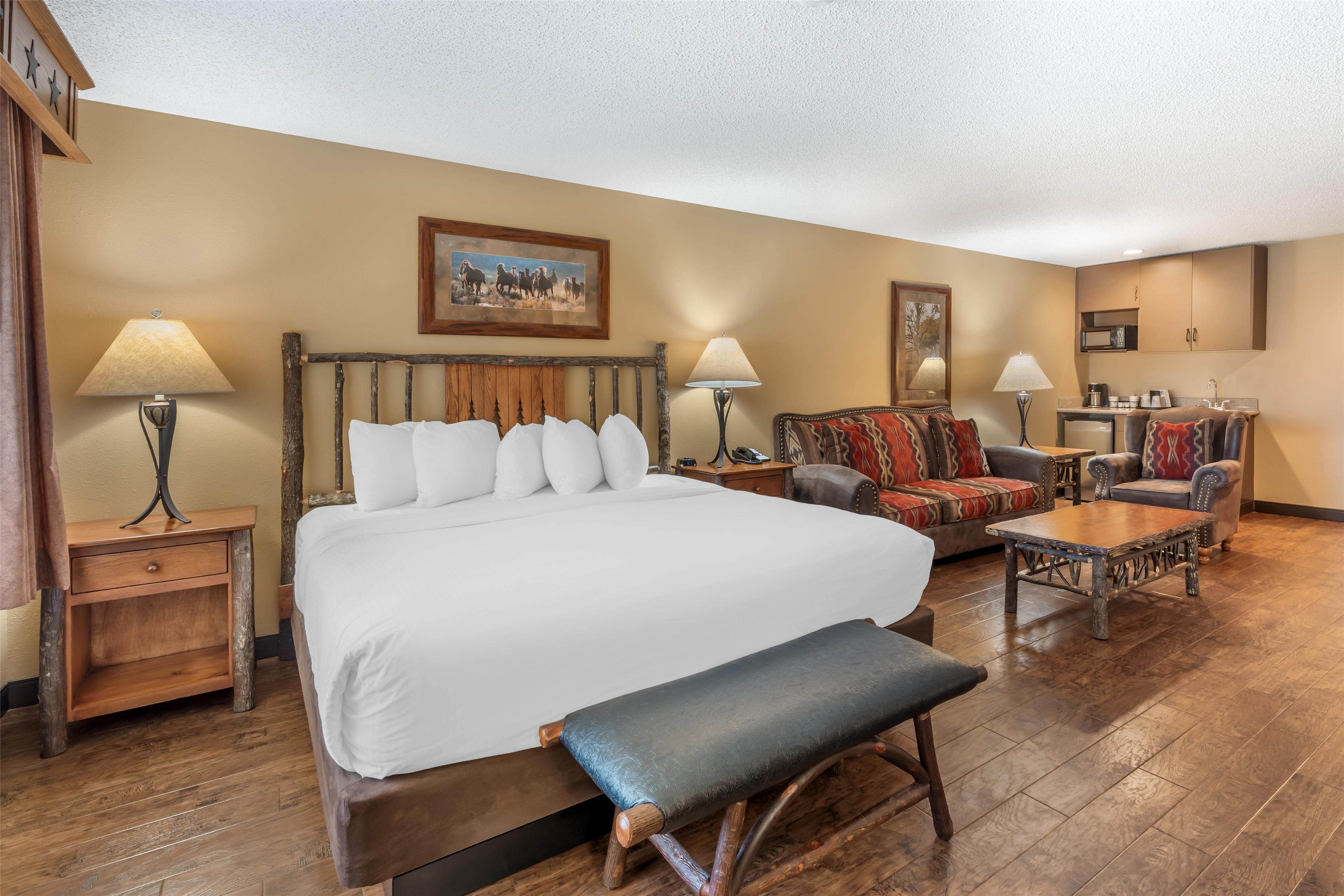 Big Sky, Loft, Suite, King Bed, Sofa, Jetted Tub
