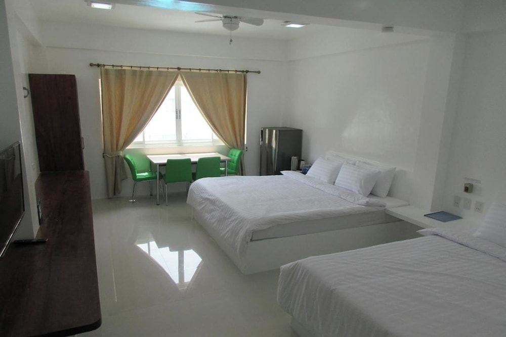Coron Bluewave Hotel 44/75