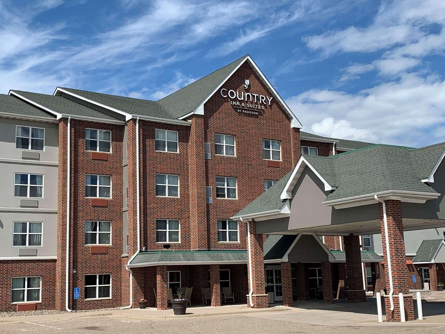 Country Inn & Suites by Radisson, Shoreview-Mounds View, MN 2/18