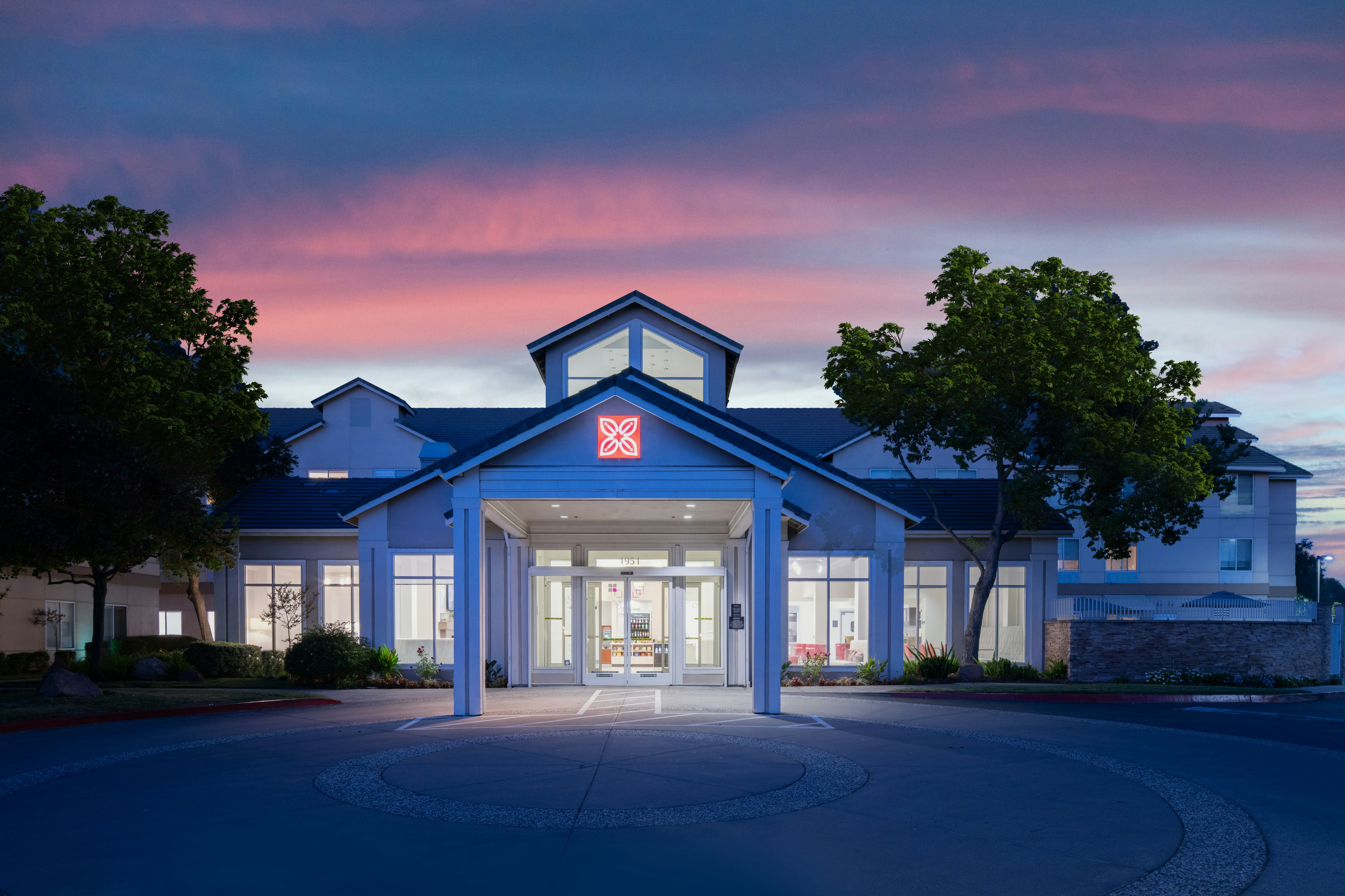 Hilton Garden Inn Roseville 2/50