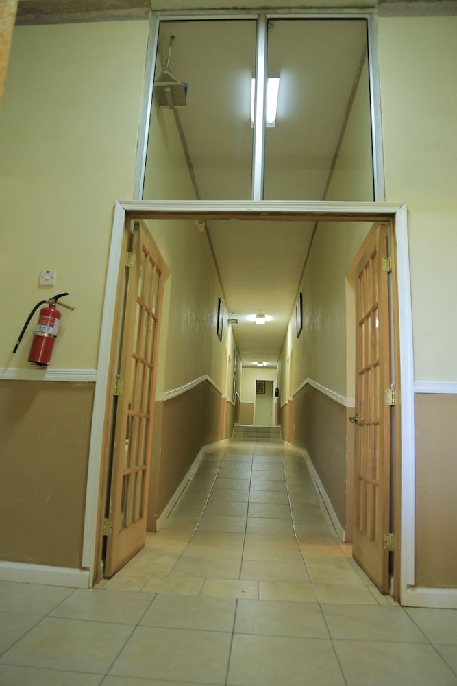 Executive Airport Hotel 19/50