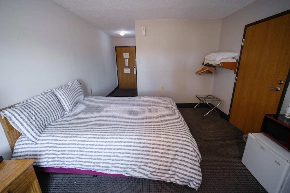Westwood Inn & Suites Kimball I 90 9/50