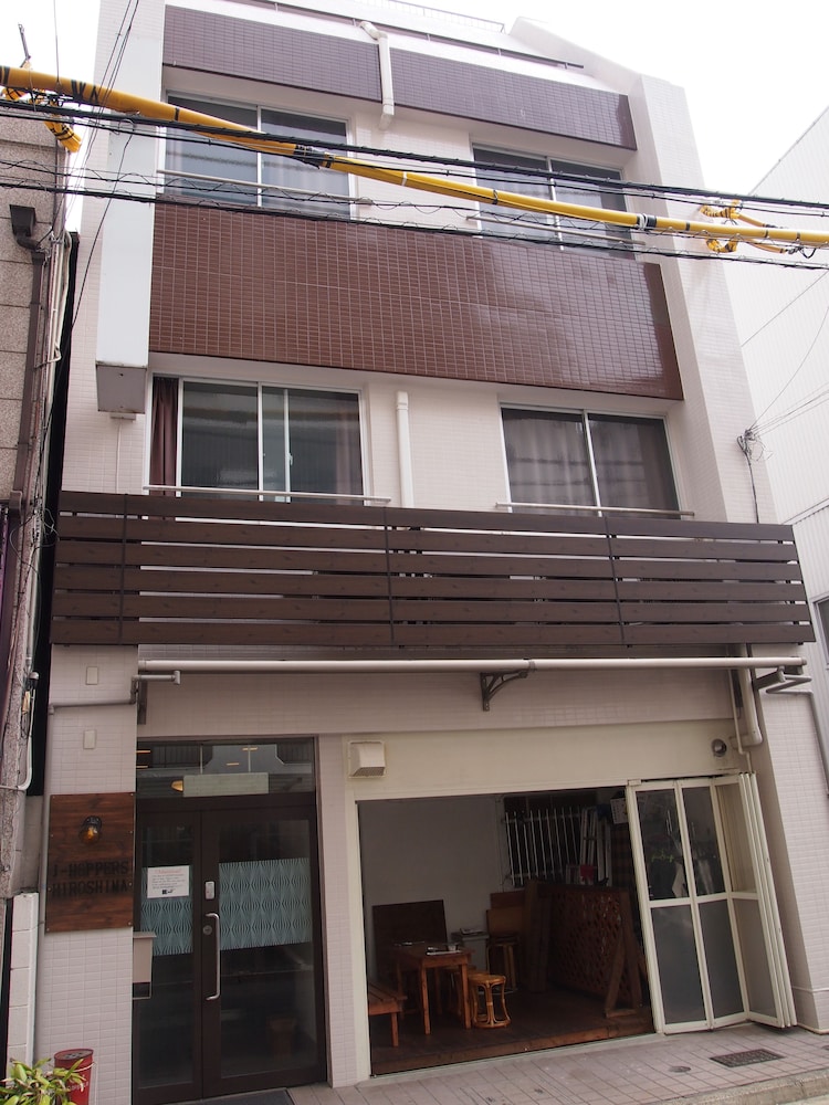 J-Hoppers Hiroshima Guesthouse photo1