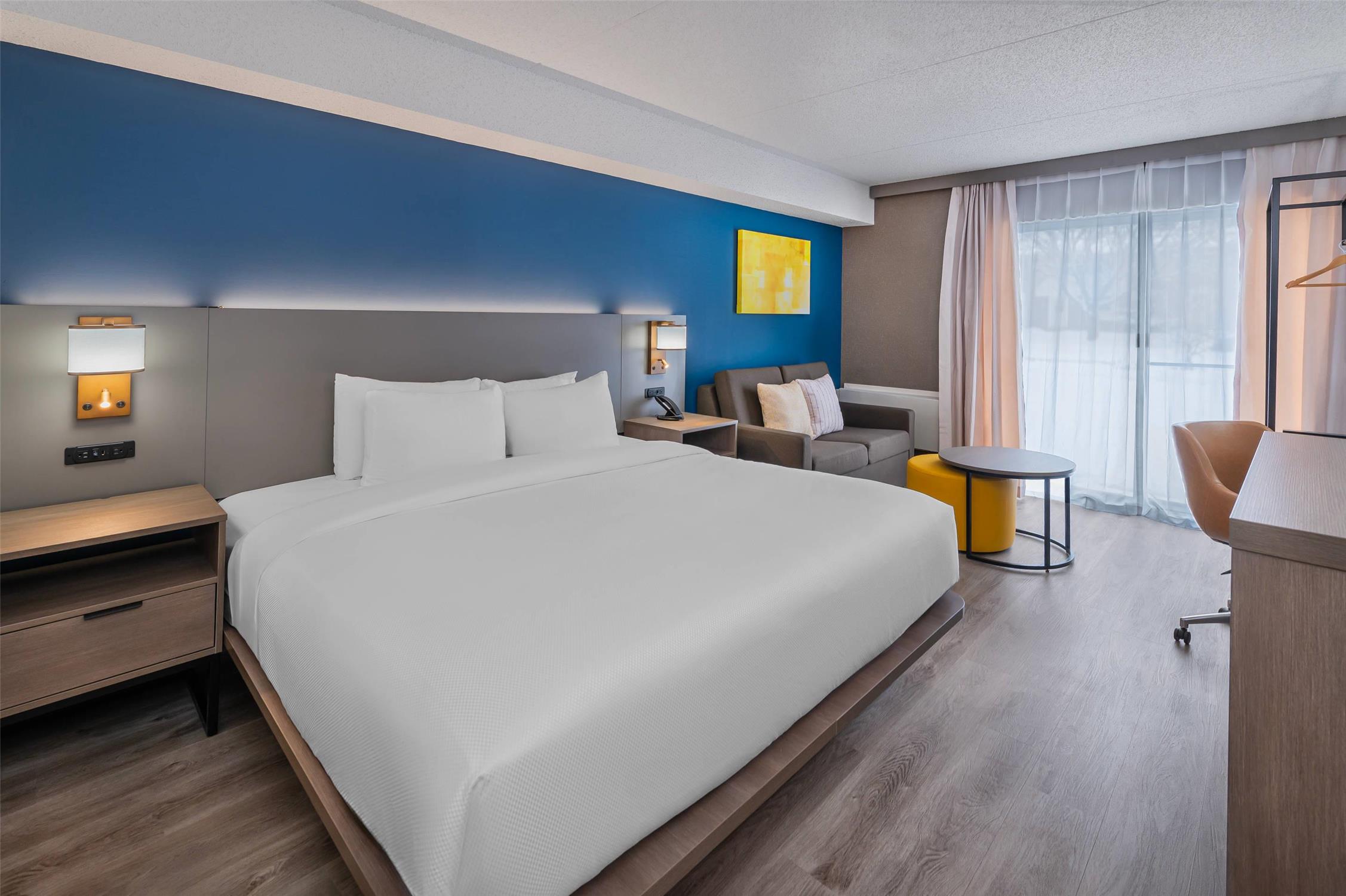 Comfort Inn Belleville, ON 4/37