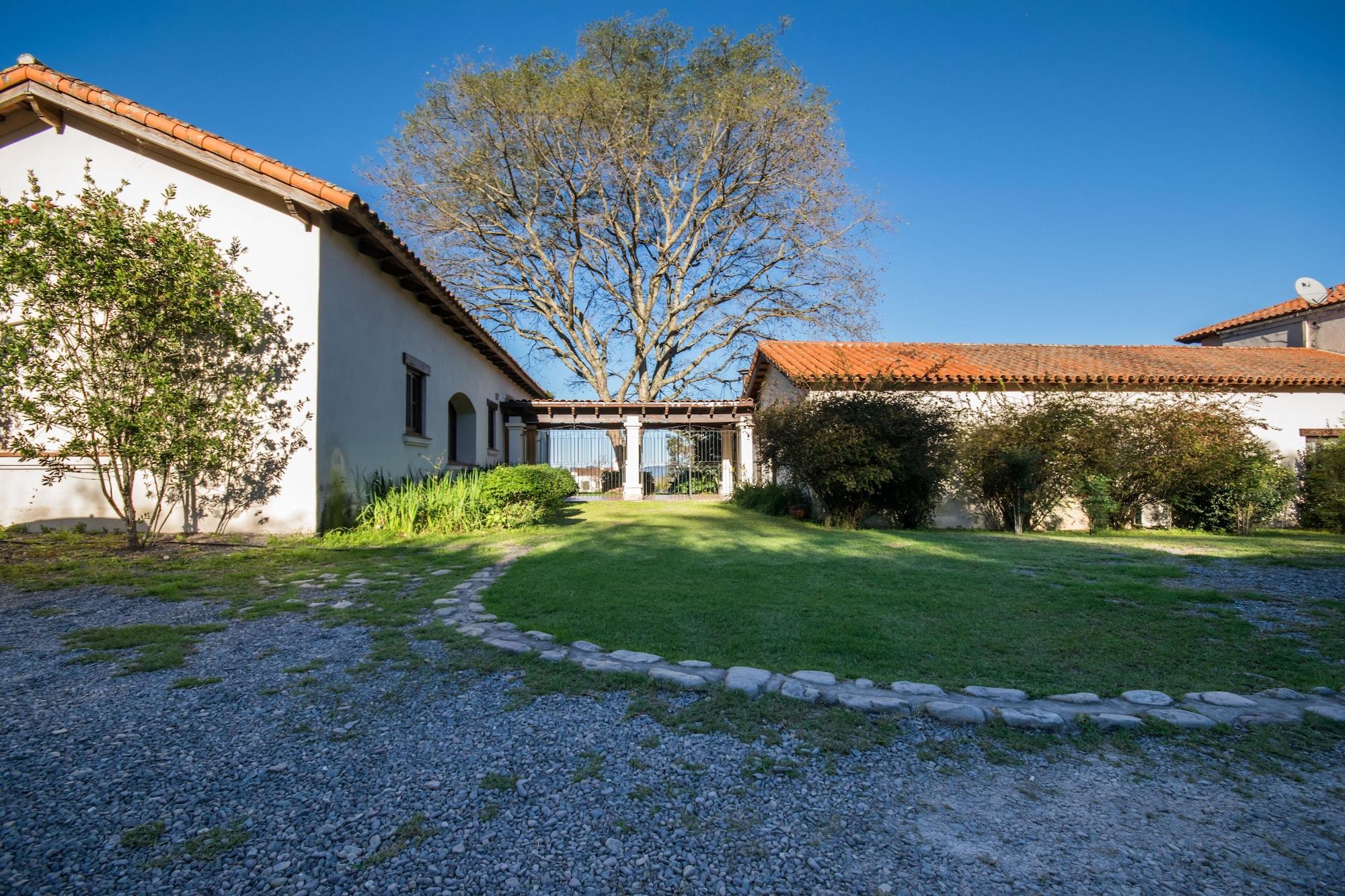 Hotel Torrontes 41/50