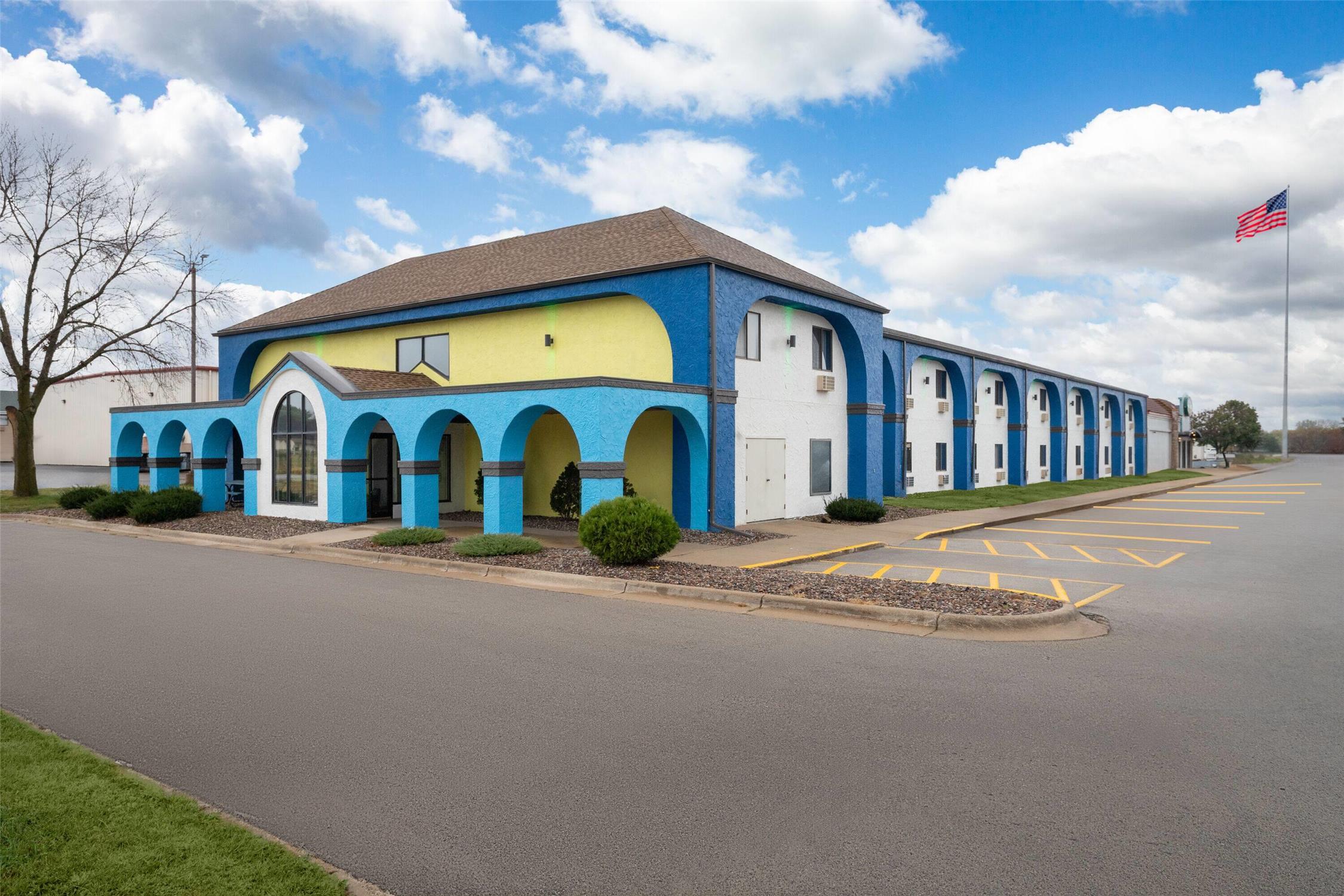 Days Inn By Wyndham Austin 8/44