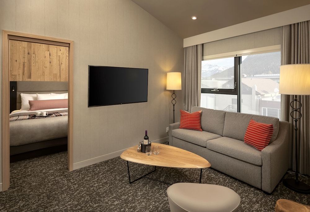 Peaks Hotel & Suites 34/50