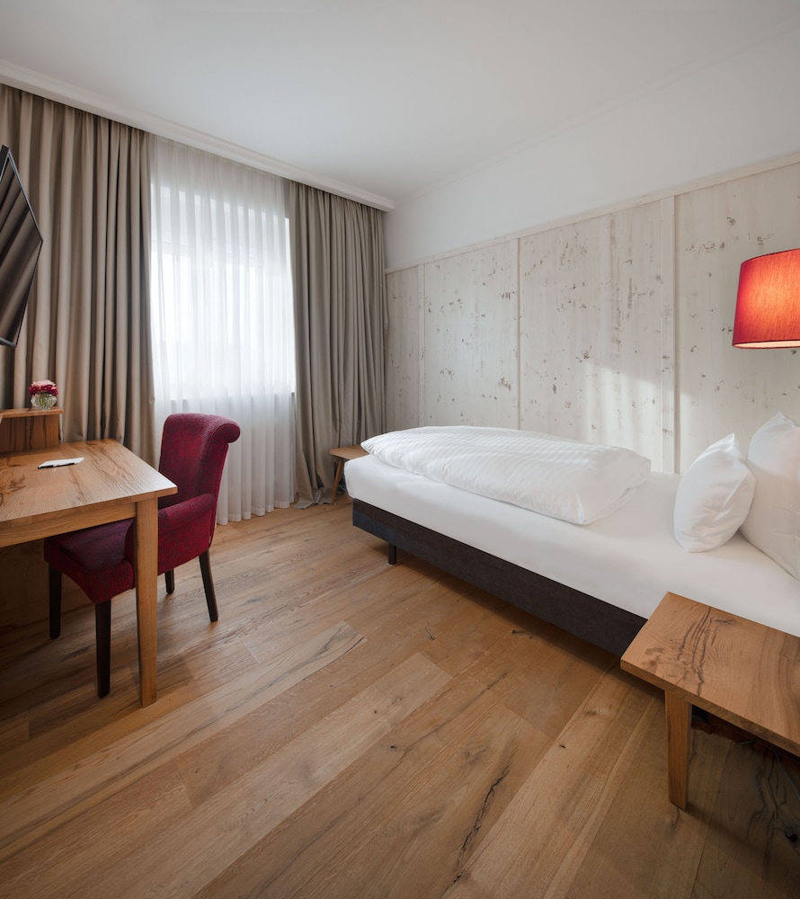 Eden Hotel Wolff 26/66