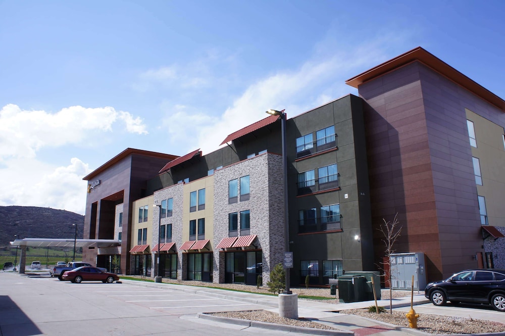 La Quinta Inn & Suites by Wyndham Littleton 1/34