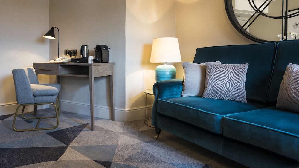 Sloane Place 25/45
