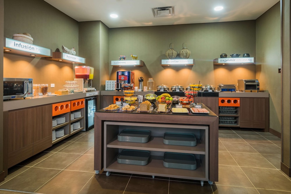 Hampton By Hilton Bogota Airport 34/44