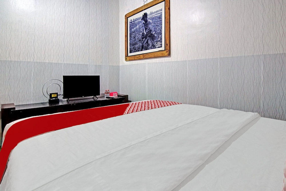 OYO 90358 Poris Residence 14/19