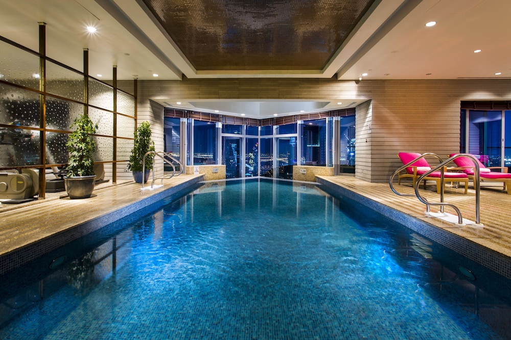 Shangri-La Residences and Apartments 17/45