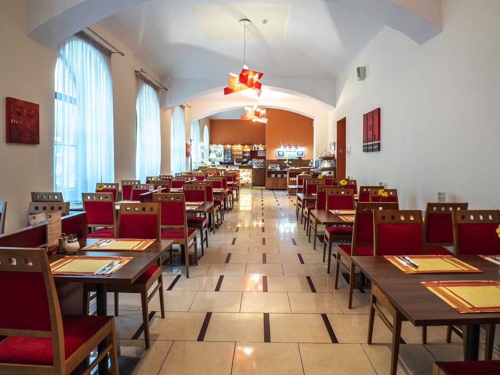 EA HOTEL SONATA 52/59