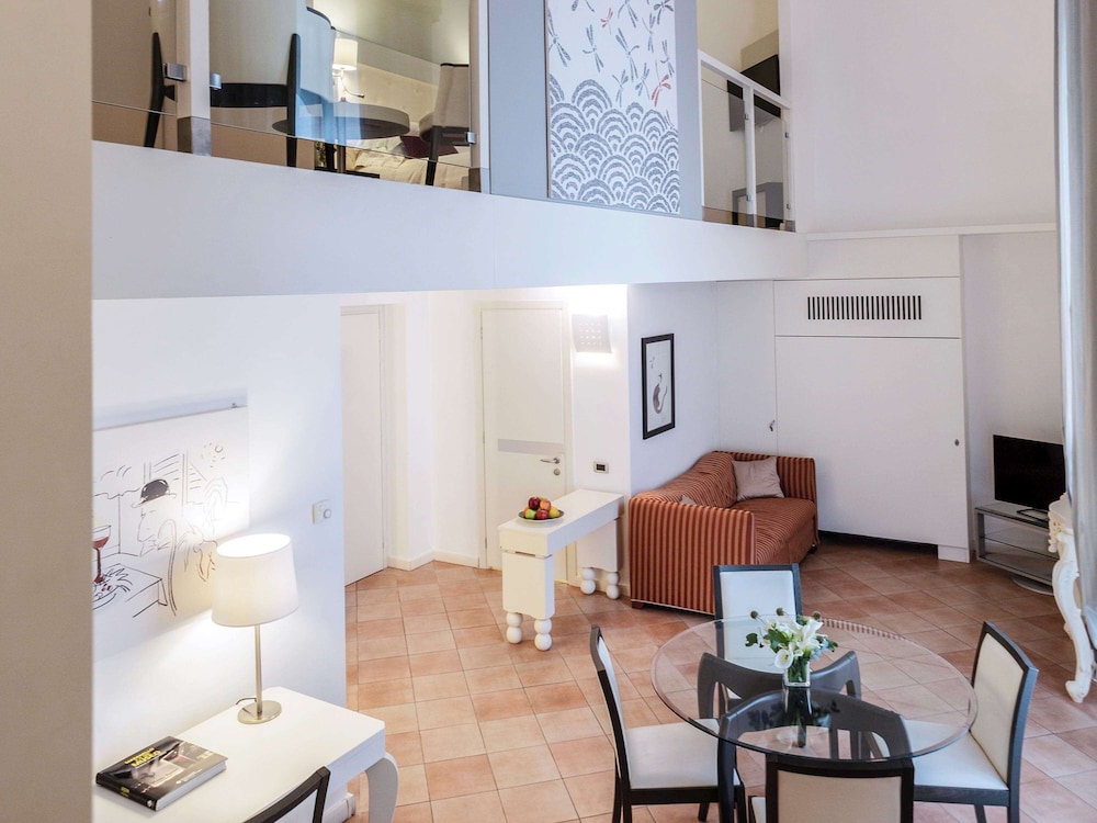 Palazzo Caracciolo Naples 36/43