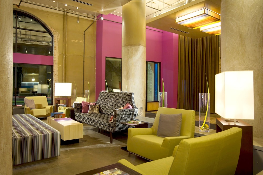 Aloft Dallas Downtown 27/49