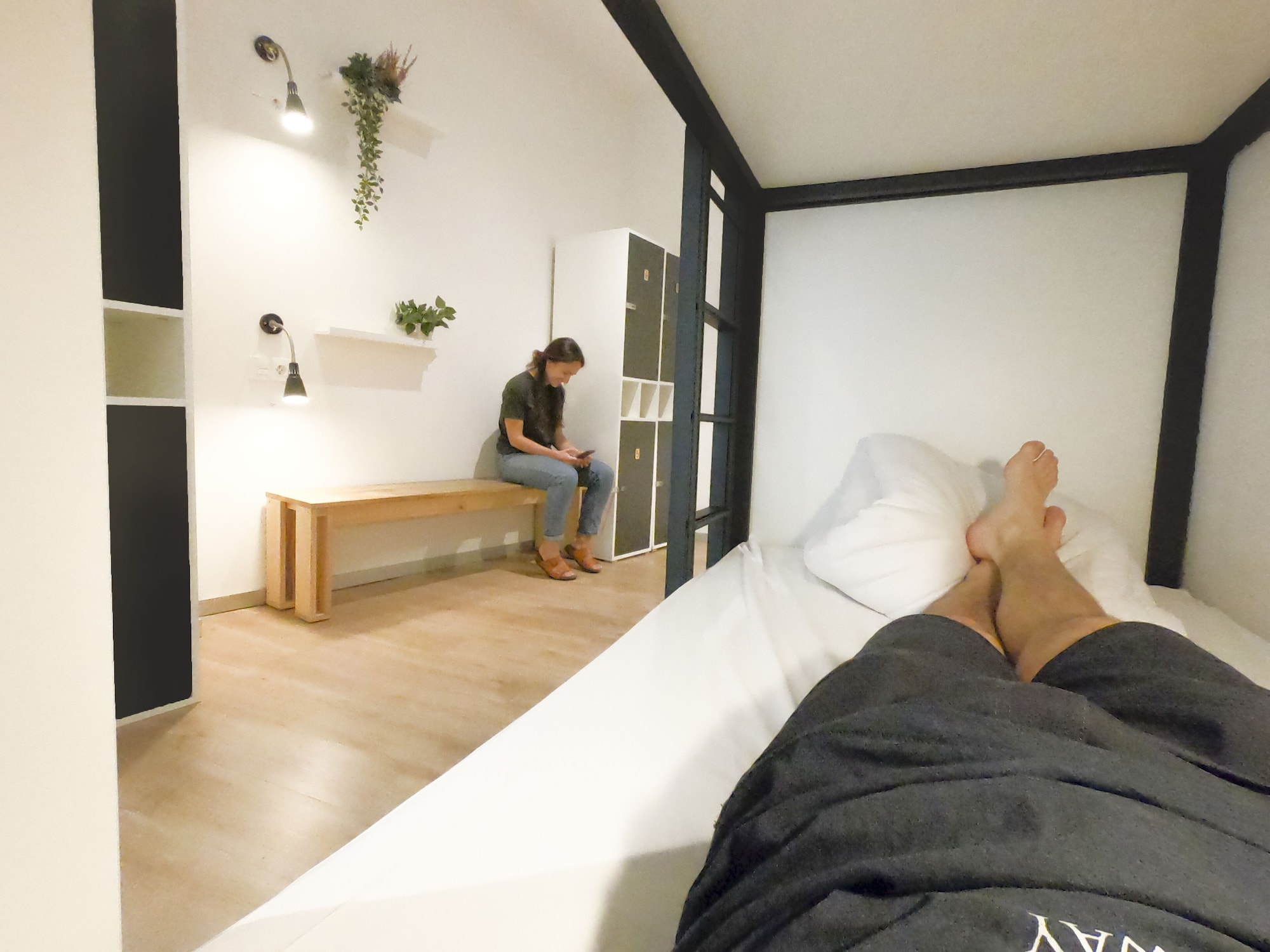 MIXED DORM, 6 BEDS, SHARED BATHROOM