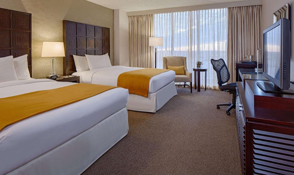 ROOM, 2 QUEEN BEDS, CITY VIEW, ACCESSIBLE