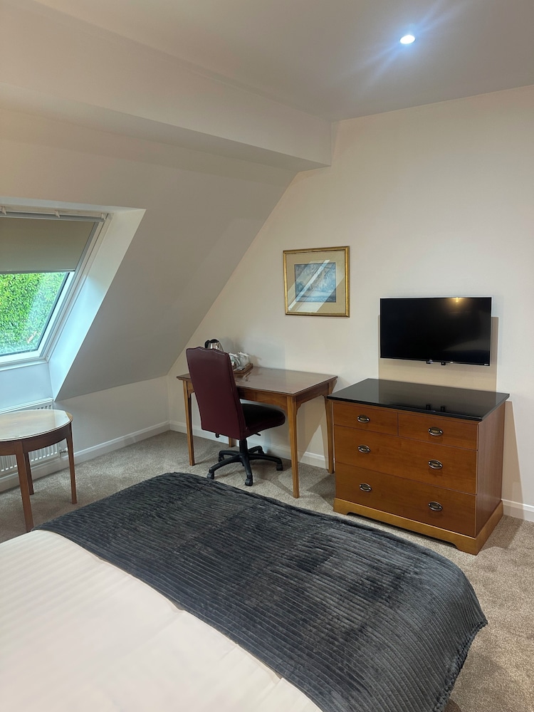 DeSalis Hotel London Stansted 11/20