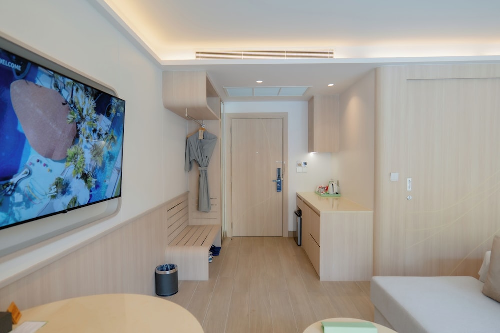 Wyndham Garden Naithon Phuket 11/61