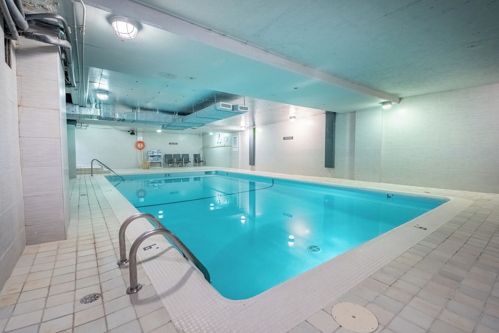 Century Plaza Hotel & Spa 33/74