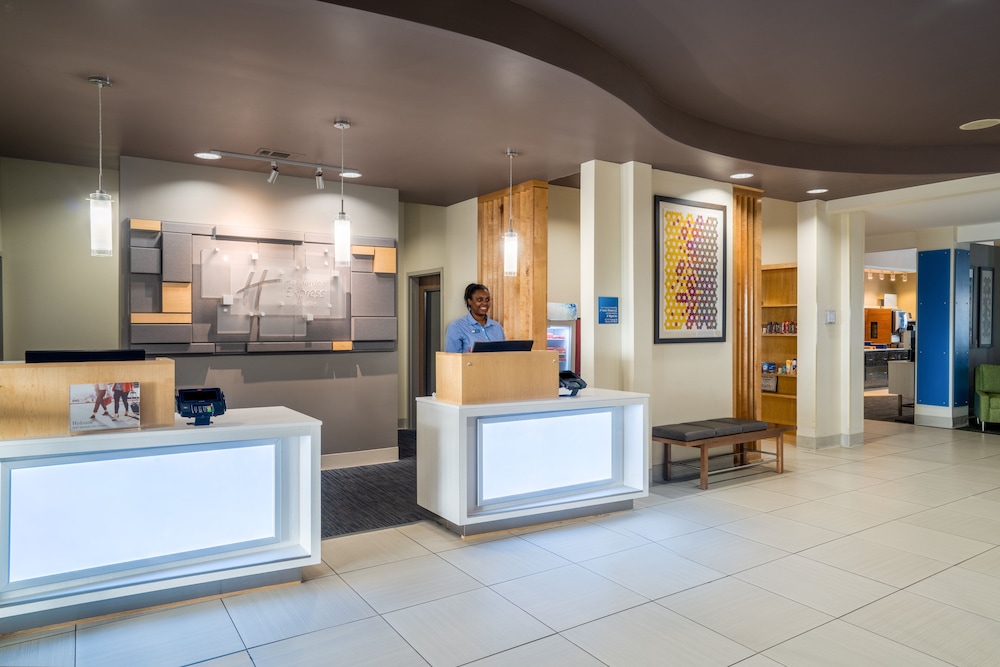 Holiday Inn Express And Suites Winona North 3/68