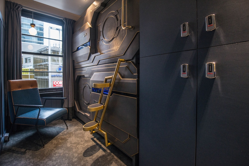 The Capsule Hotel 23/30
