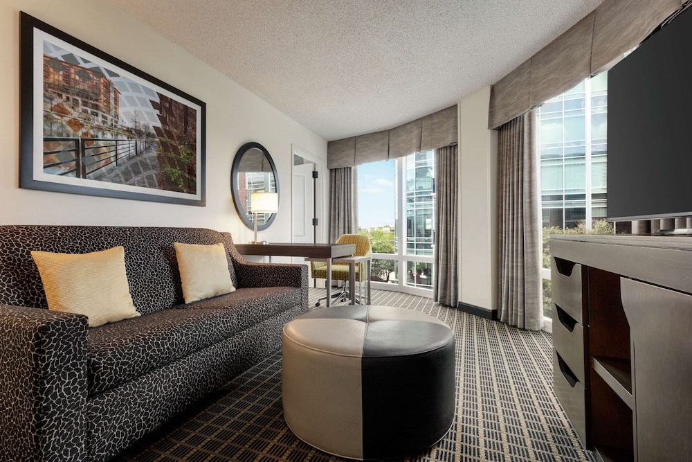 Hampton Inn & Suites Greenville Downtown RiverPlace 36/52